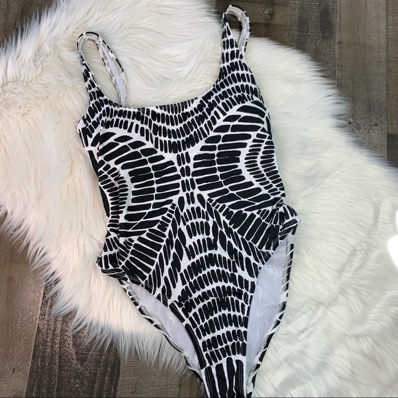 NWT Bar III Kaleidoscope One Piece Swimsuit Small - Picture 5 of 11
